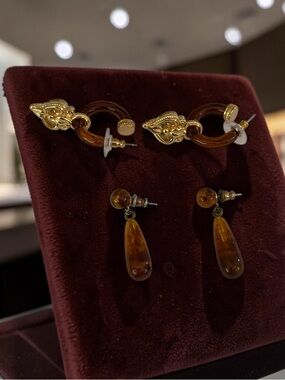 🫶🏻 Gold-Tone and Amber Drop Women's Earring Set - Amber Brown